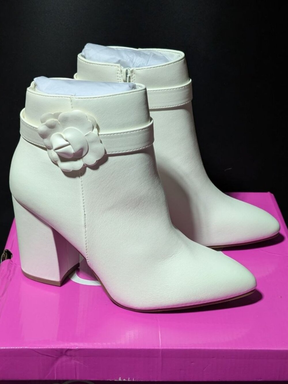 Sugar Evvie Bloom Ankle Booties White US Size 9 - Picture 2 of 12